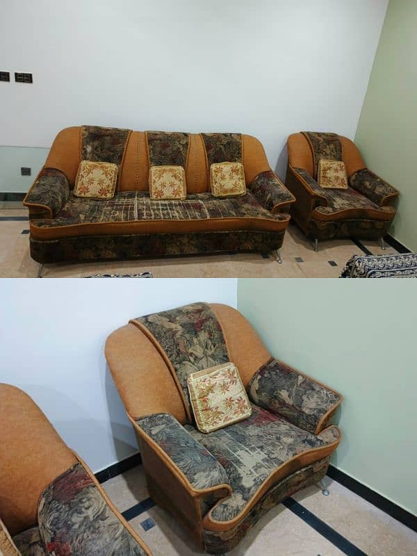 5 seaters sofa set in gud condition for sale Negotiable. 2