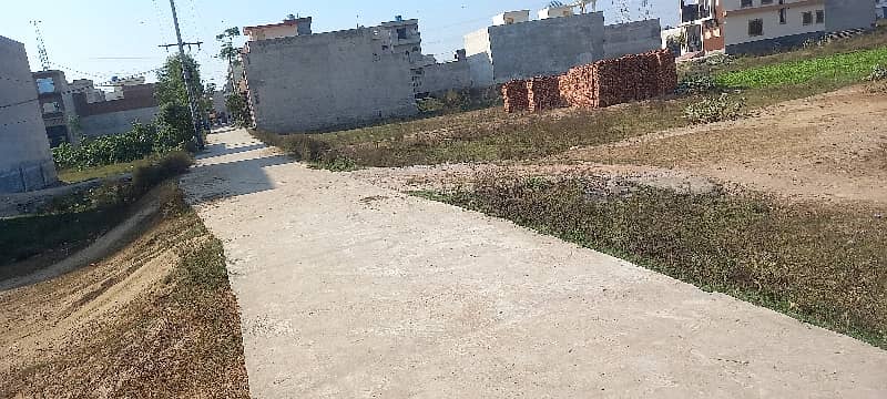 Corner Plot For Sale In Allama Iqbal Town (Street Number - 10) 4