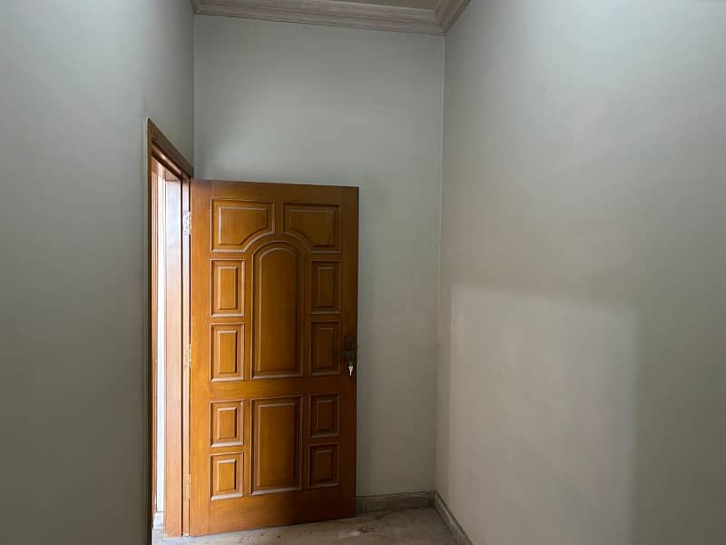 Spacious 3 Marla Flat Available For rent In Fazal Centre 5