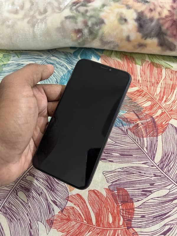 iPhone X (256GB) - PTA Approved, 5/10 Condition 4