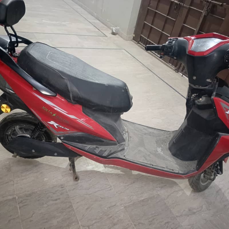 Jolta Electric Scooty 3