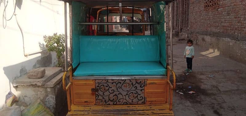 9 sCNG rickshaw 4