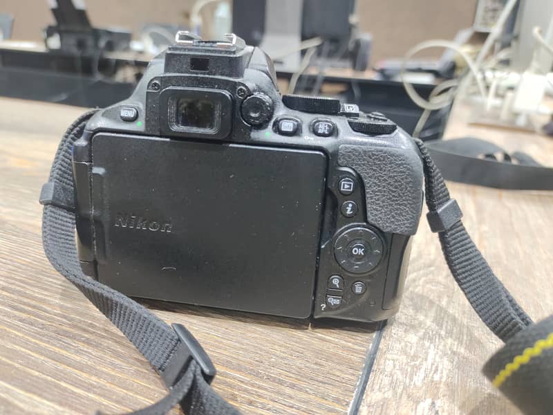 DSLR NIKON D5600 Camra For sale 1