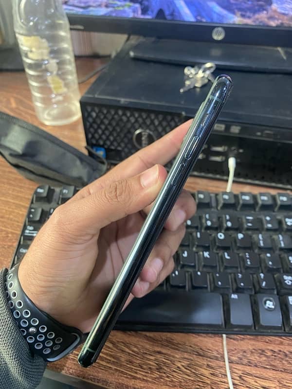 iPhone 11 Pro Max pta approved 6