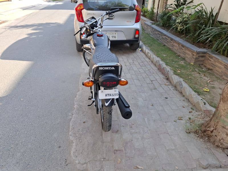 Honda cG125 black 3