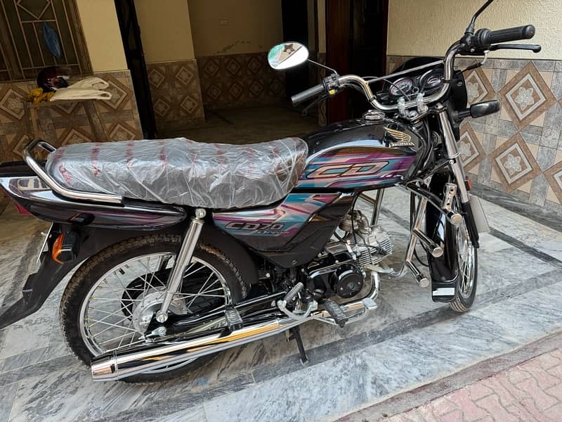 Honda CD 70 Dream 2024 13