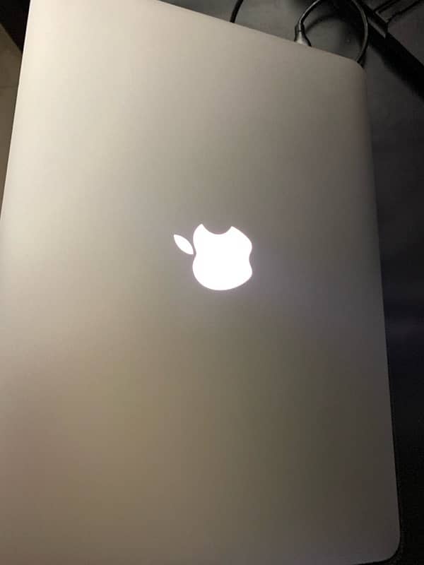 Apple Laptop 2