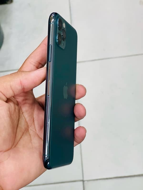 iphone 11 pro max midnight green 256 PTA 1