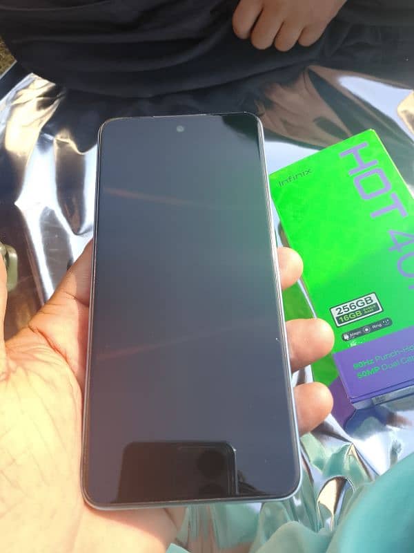 Infinix hot 40i 256gb 8+8ram condition 10 by 10 1