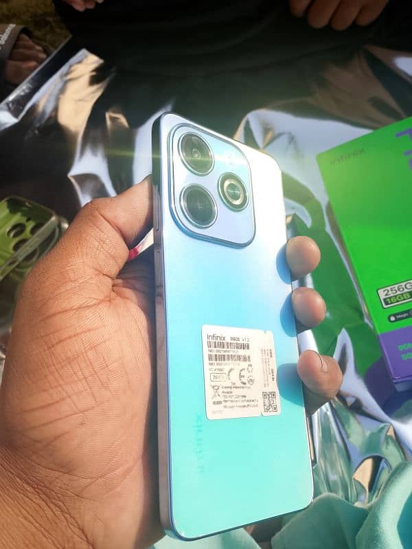 Infinix hot 40i 256gb 8+8ram condition 10 by 10 3