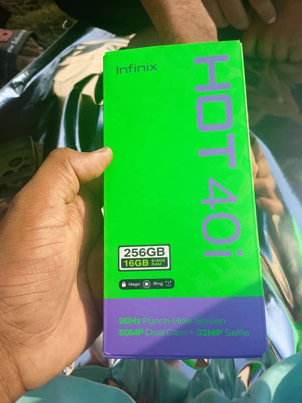 Infinix hot 40i 256gb 8+8ram condition 10 by 10 7