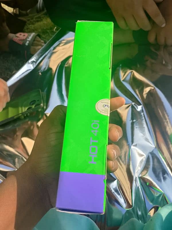 Infinix hot 40i 256gb 8+8ram condition 10 by 10 9