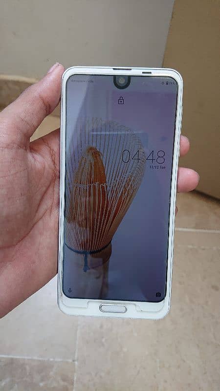 Aquos r2 5