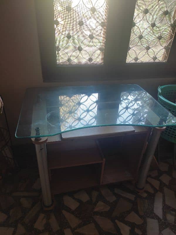 Computer Table 1