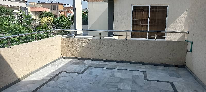 Kanal Upper Portion In Low Rent 0