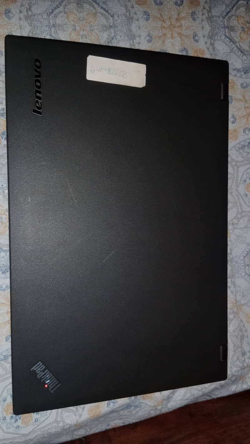 I am selling my brand new laptop because I need cash 3