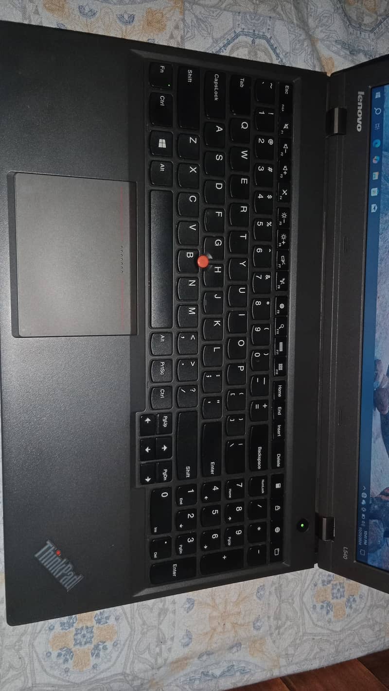 I am selling my brand new laptop because I need cash 4