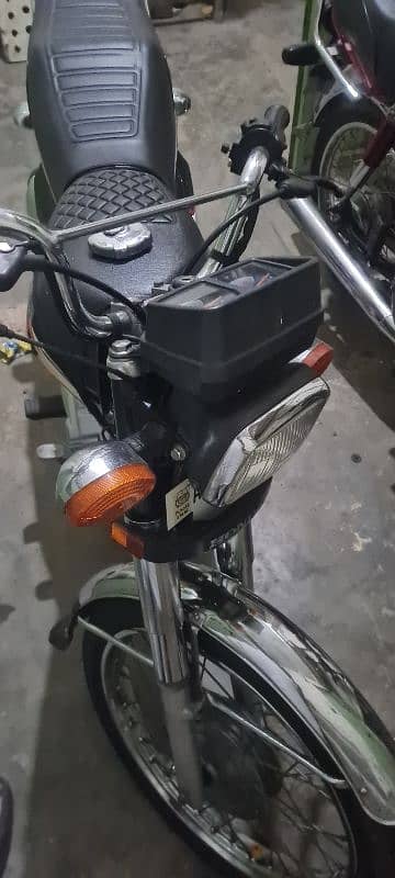 honda 125 2021 achi condition h koi be kam ni hony wala 9