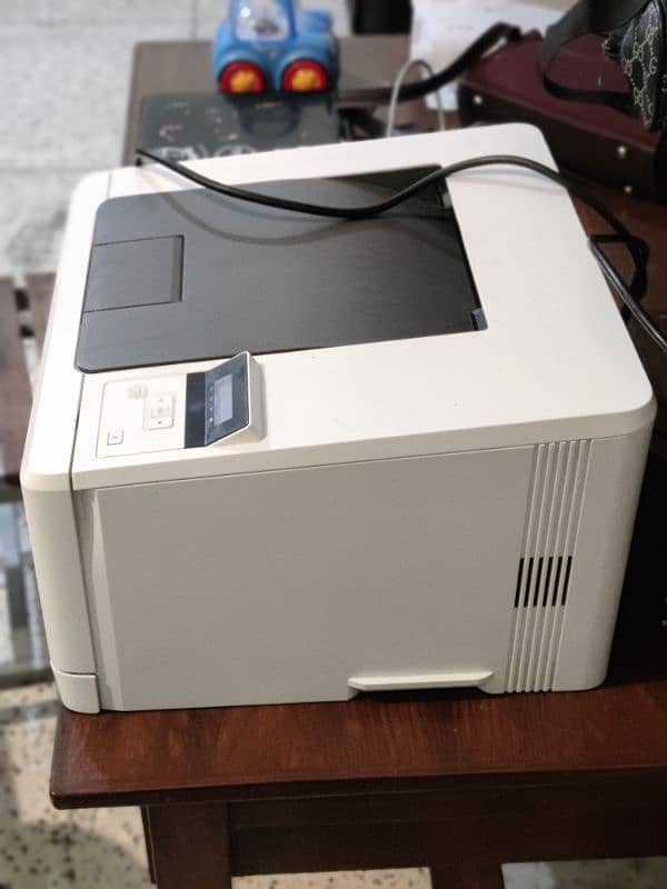 HP COLOR Laserjet Model: M252n 1