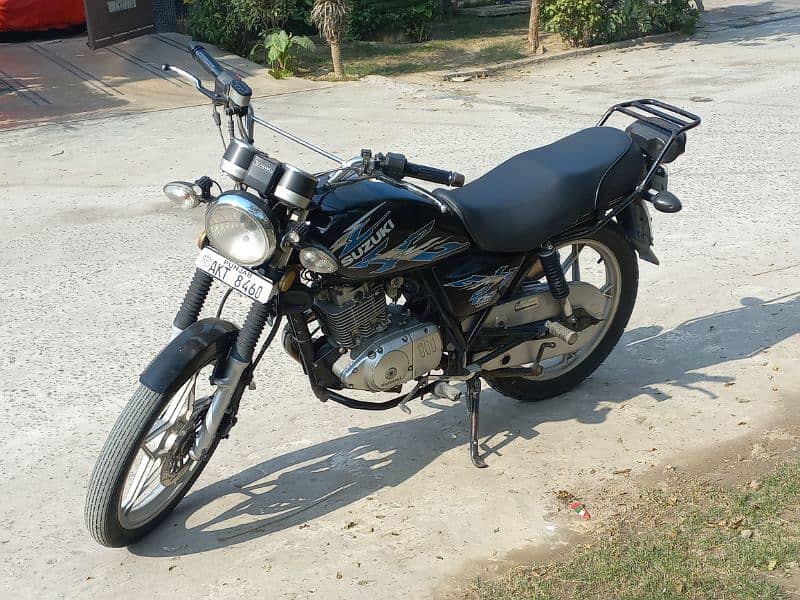 Suzuki GS 150 2022 1