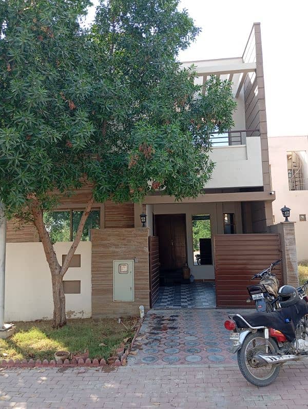 P12 villa for sale in Bahria town karachi 0