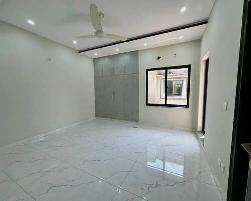 5 Marla House for Sale in Paragon City Block Executive 8