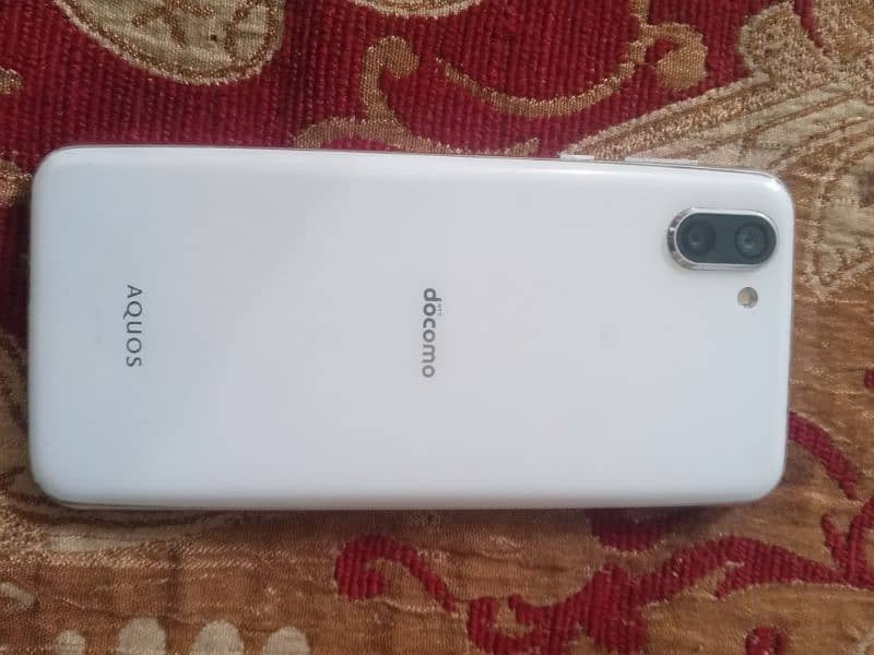 Aquos R2 SH-03k 0