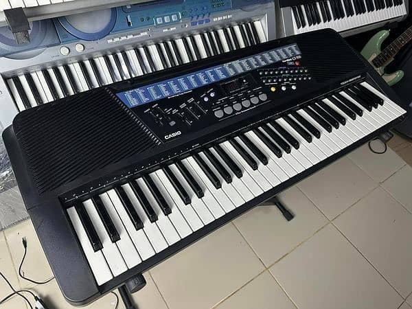 Casio CT-700 Tonebank Piano Keyboard Organ 61 Keys Touch Response 4