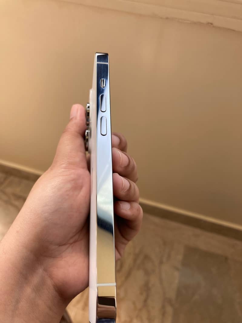 iPhone 14 Pro, 256 GB, non-PTA 8