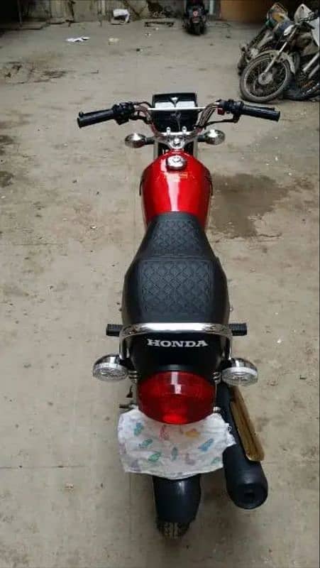 Honda 125 urgent 1