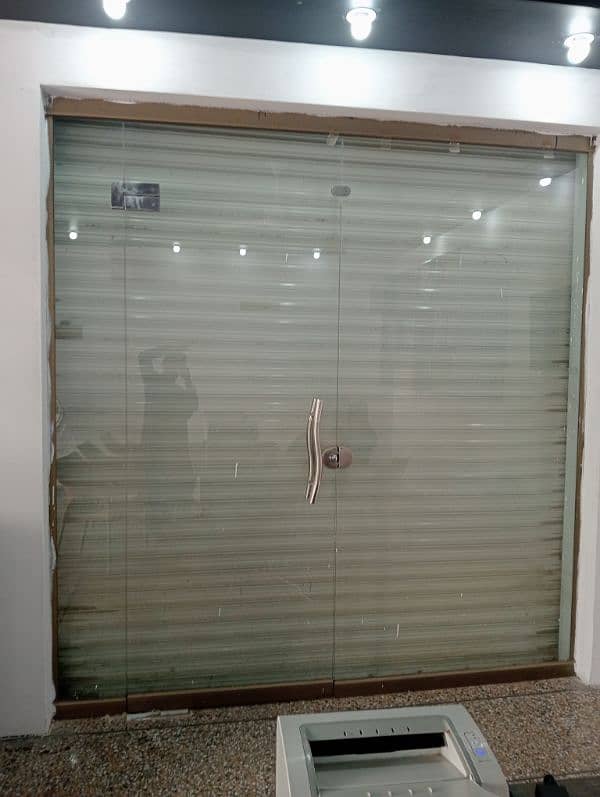 glass door 0