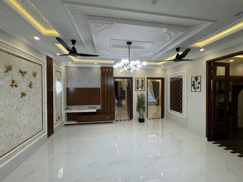 10 MARLA BEAUTIFUL HOUSE FOR SALE IN OVERSEAS A BLOCK BAHRIA TOWN LAHORE 7