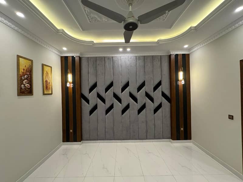 10 MARLA BEAUTIFUL HOUSE FOR SALE IN OVERSEAS A BLOCK BAHRIA TOWN LAHORE 17