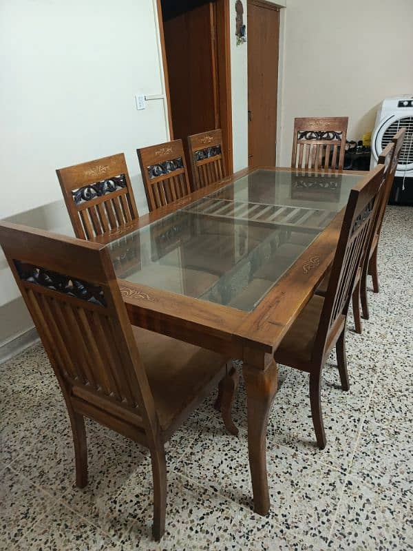 Elegant 8-Chair Dining Table - Excellent Condition 0