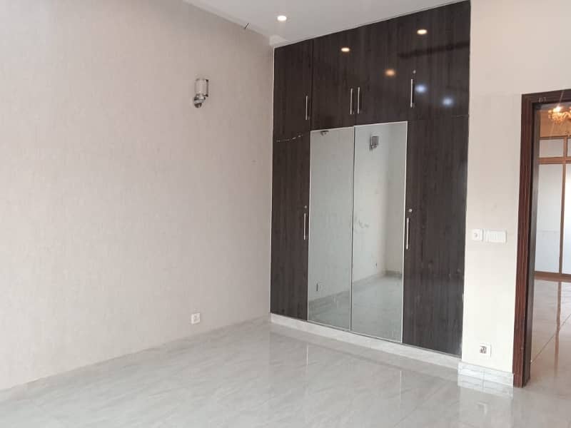 10 Marla 5 Bed House With Basement In Phase 8 Eden City Direct Approach To Ring Road And Allama Iqbal Air Port 4