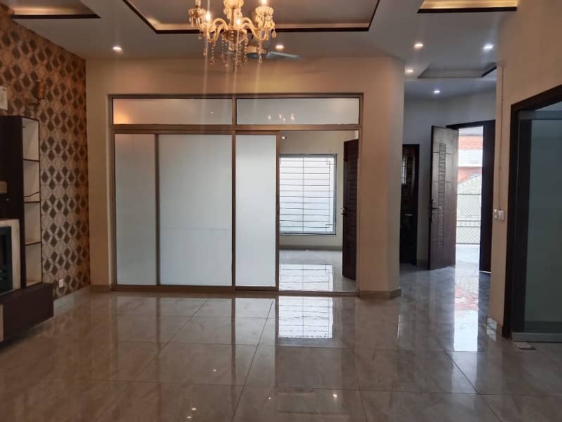 10 Marla 5 Bed House With Basement In Phase 8 Eden City Direct Approach To Ring Road And Allama Iqbal Air Port 5