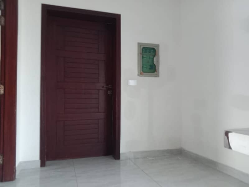 10 Marla 5 Bed House With Basement In Phase 8 Eden City Direct Approach To Ring Road And Allama Iqbal Air Port 9