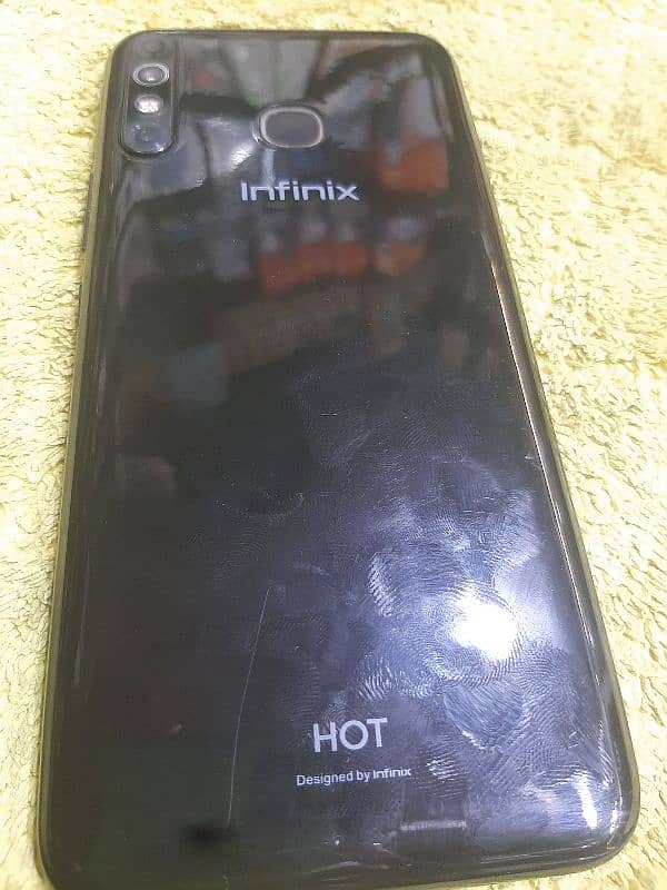 Infinix Hot 8 1