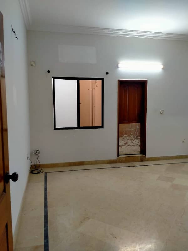 independent 240 yards bungalow for rent in johar 3