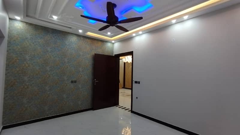 10 Marla House For Sale In Bismillah Housing scheme Manawan Lahore House located in Hussain Block 10 Marla 50 feet road House for sale 12