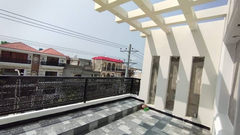 10 Marla House For Sale In Bismillah Housing scheme Manawan Lahore House located in Hussain Block 10 Marla 50 feet road House for sale 34