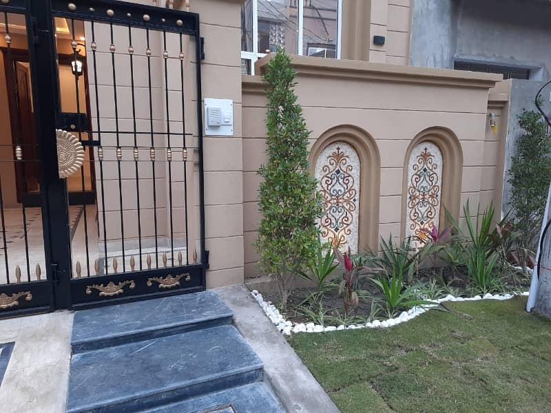 5 Marla house for sale in Bismillah housing scheme Lahore This house is located In B block 5 Marla brand new house for sale 5