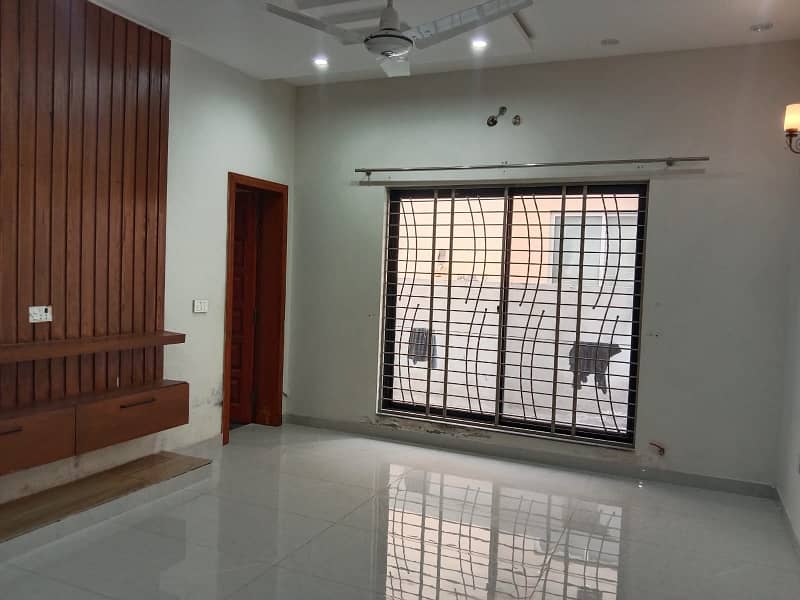 1kanal Brand New Upper Portion with Separate Enterance in Dha Phase 8 Eden City 1