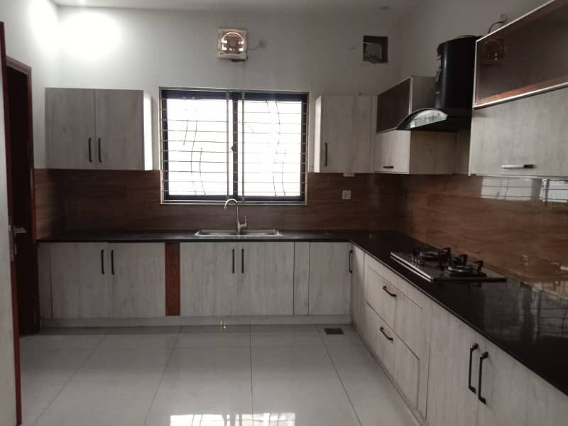 1kanal Brand New Upper Portion with Separate Enterance in Dha Phase 8 Eden City 13