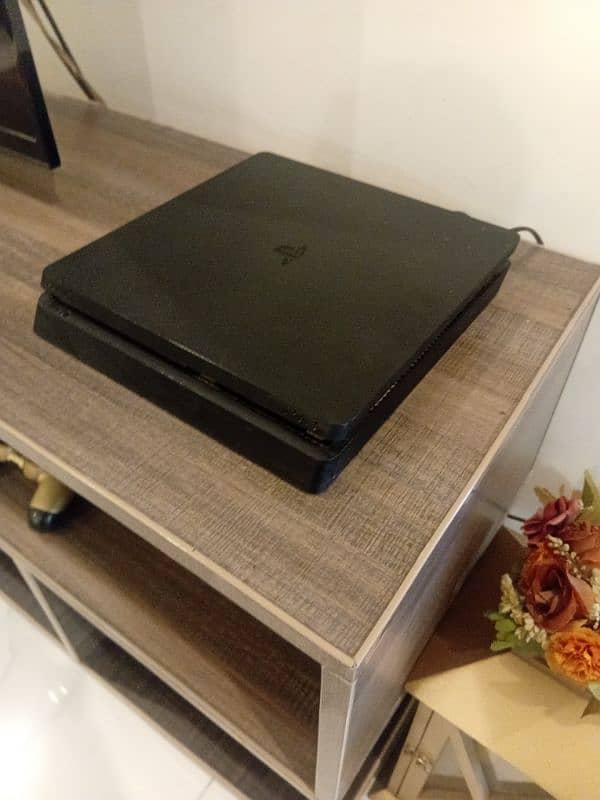 ps4 slim 1 tb 3