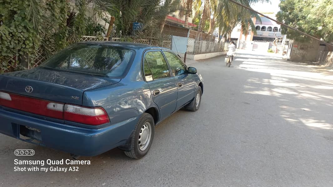 Toyota Corolla XE 2001 0