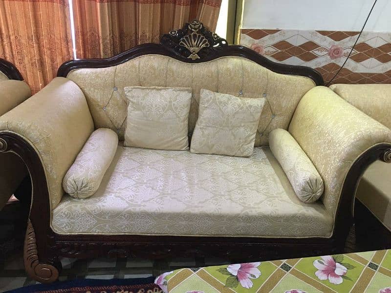 7 seater Chanoti Sofa 4