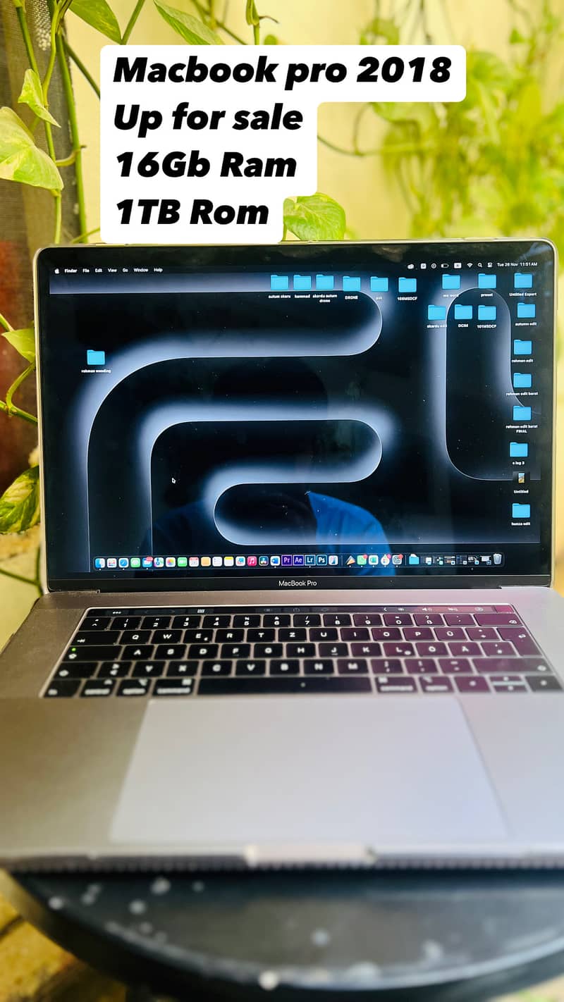 Macbook pro 2018 i9 15 inch 0