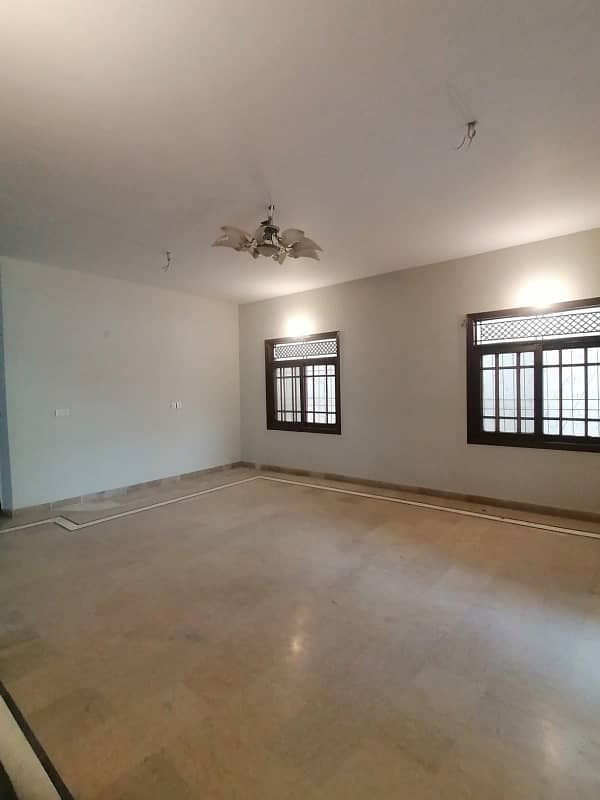 three bed dd ground floor portion for rent in johar 5