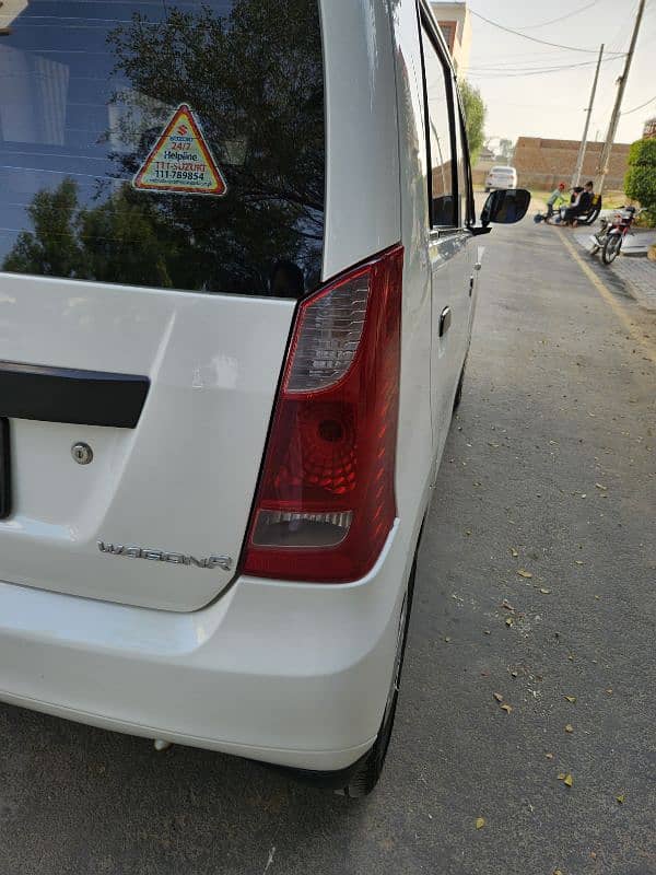 Suzuki Wagon R 2018 13